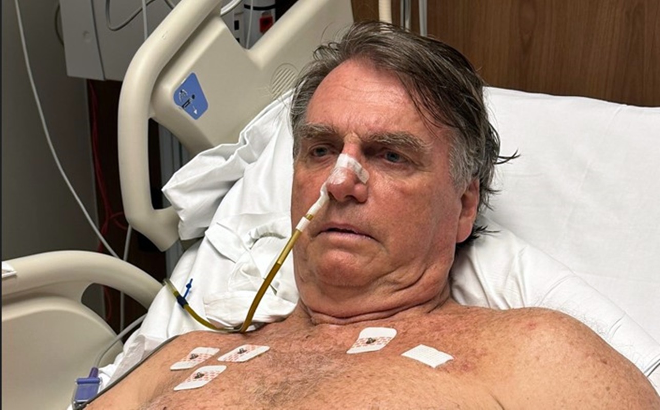 Bolsonaro segue internado sem previsão de alta hospitalar