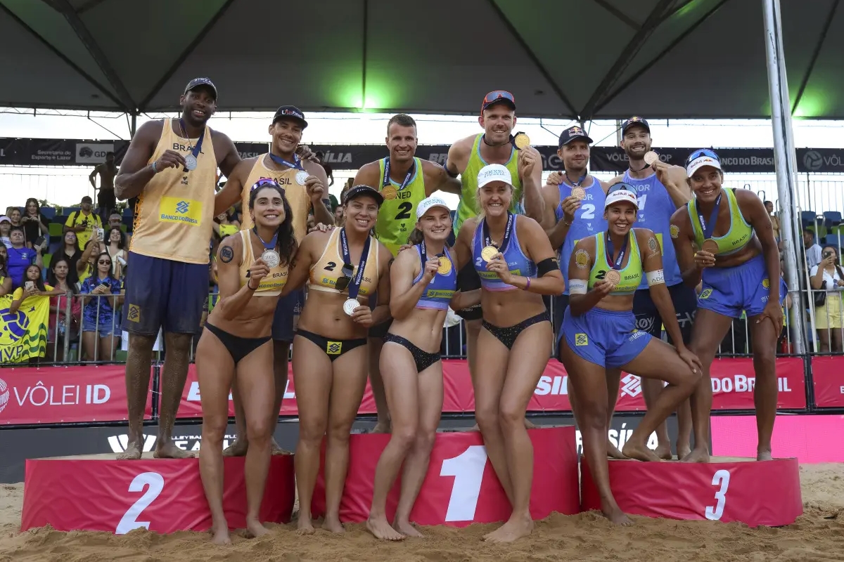 Brasil encerra Elite de Vôlei de Praia com duas pratas e um bronze