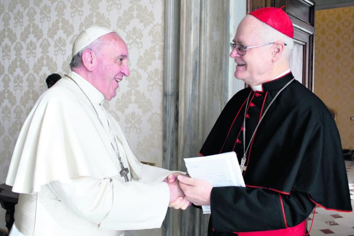 Arcebispo de SP convoca fiéis a orar por papa Francisco