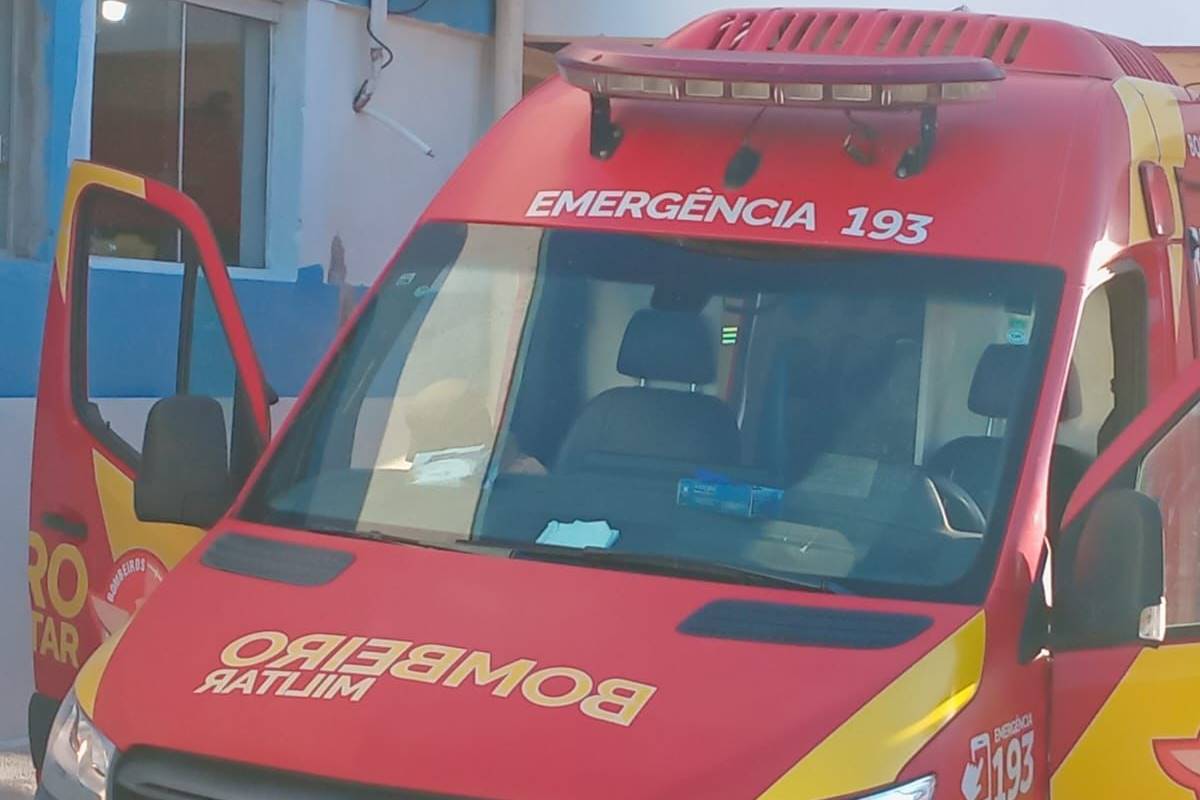 Menino de 5 anos morre após ficar 7 minutos submerso em piscina de clube