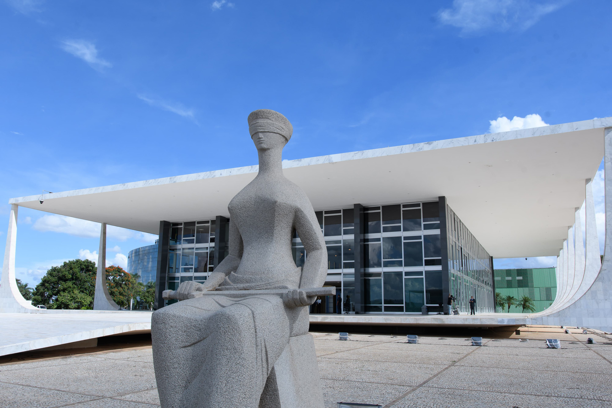 Moraes suspende repasses sem licitação para obras em Goiás