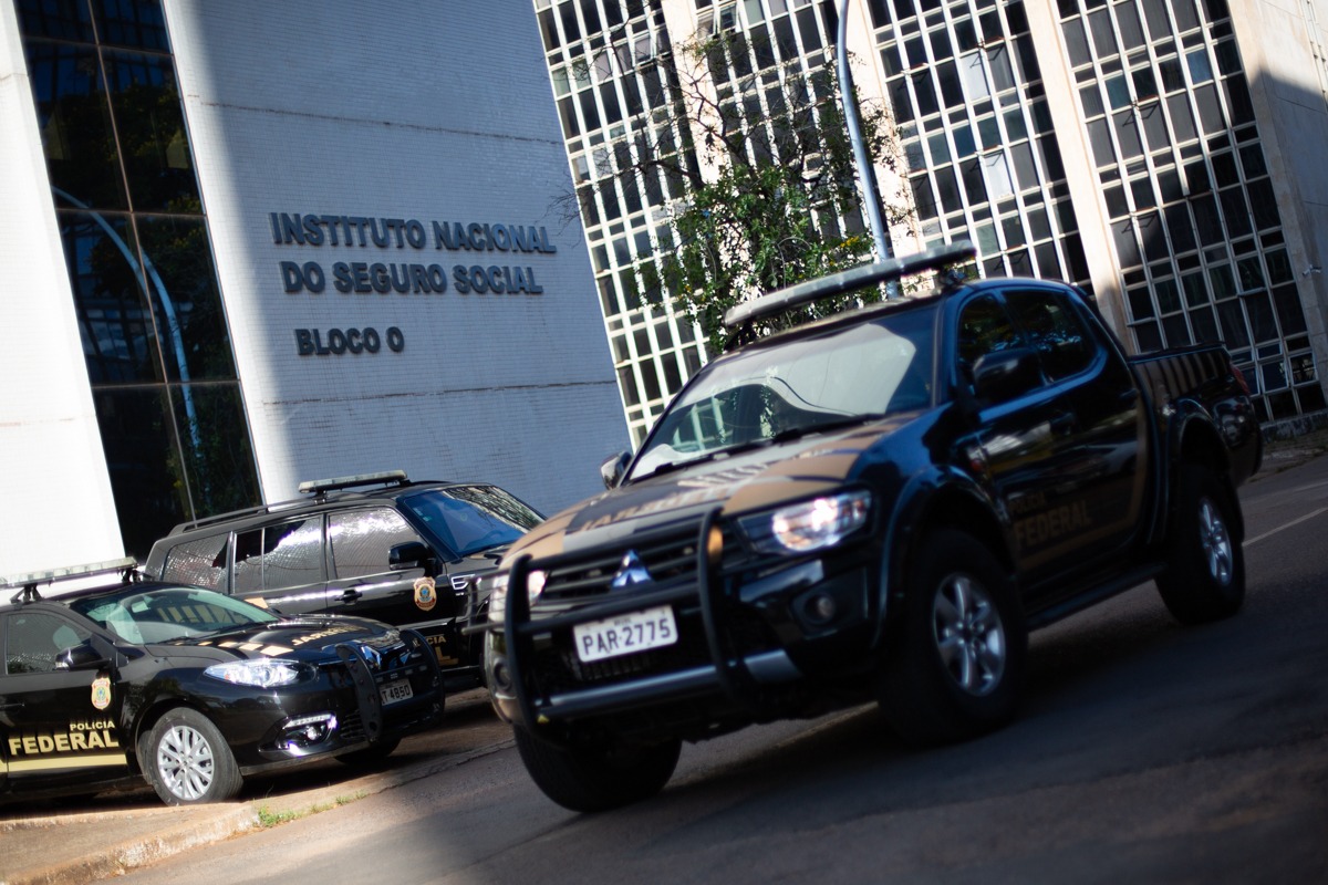Veja os 3 operadores da fraude do INSS identificados pela PF
