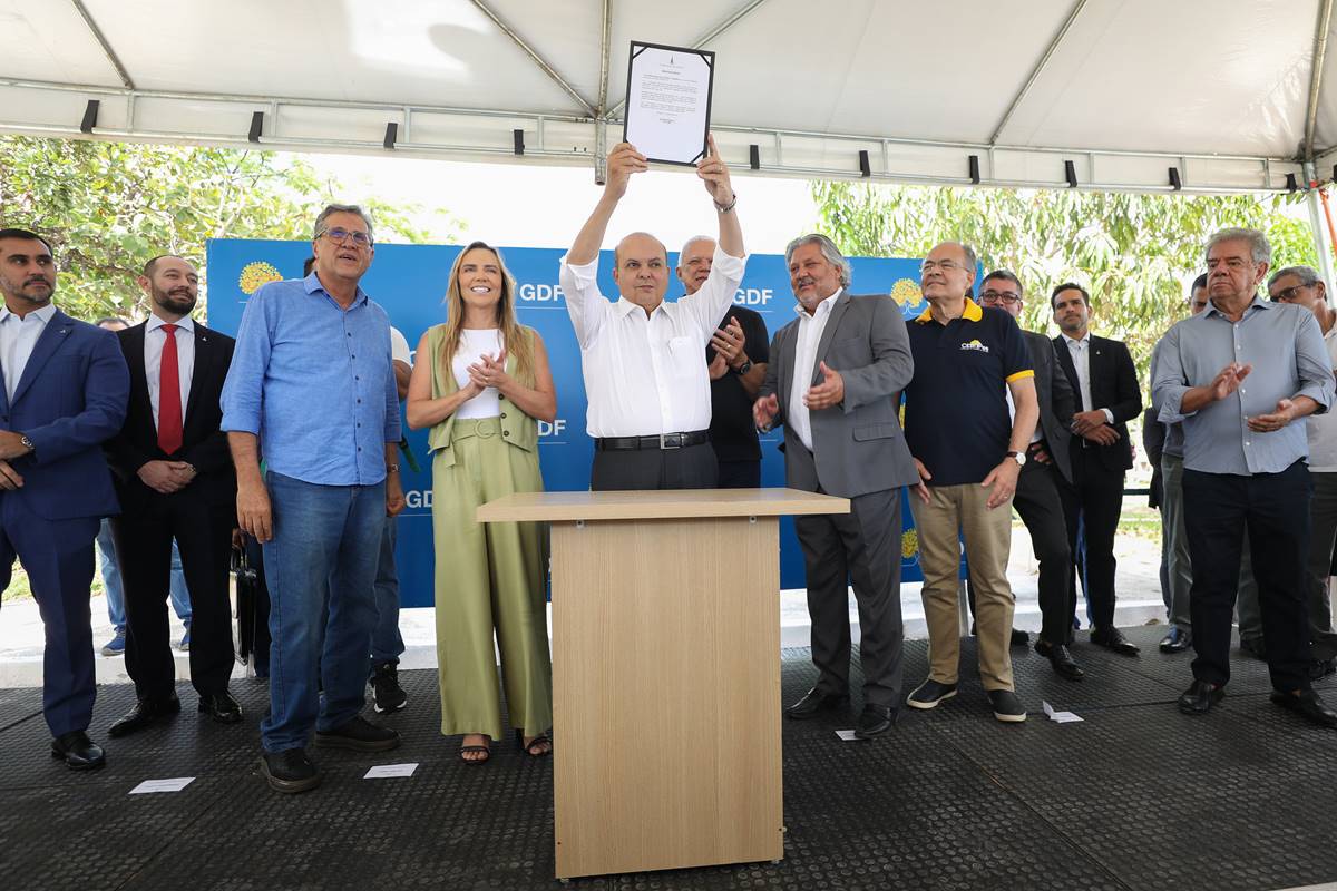 Ibaneis anuncia licitação para novas obras de drenagem em Ceilândia