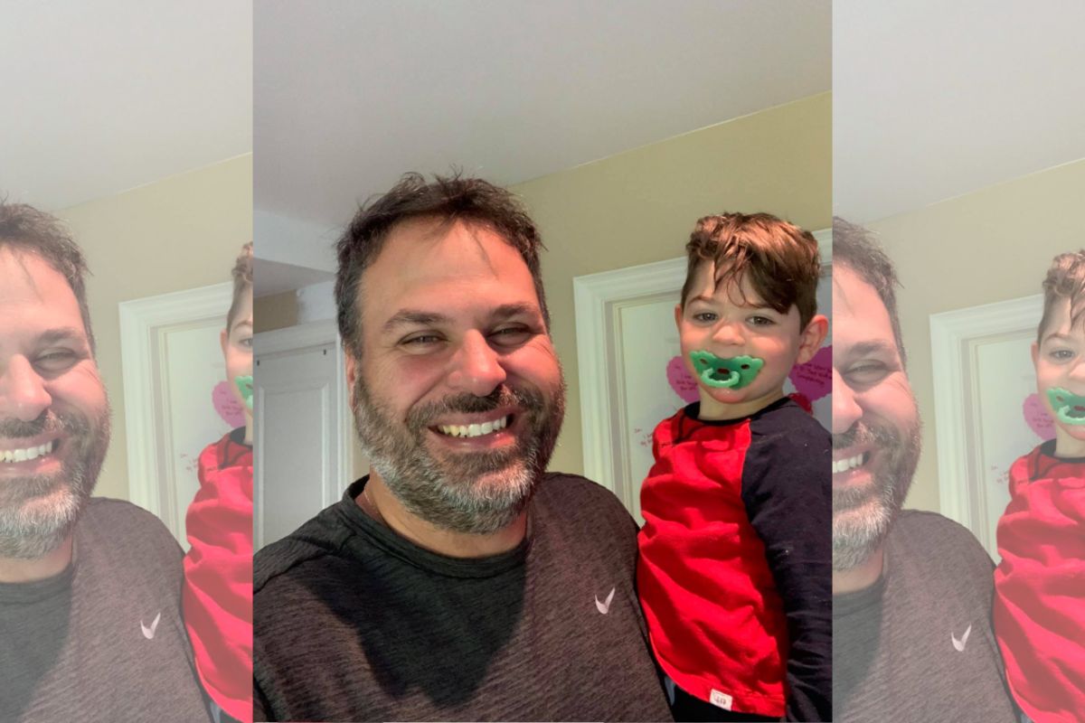 Pai ajuda a encontrar a cura para doença rara que afeta o filho