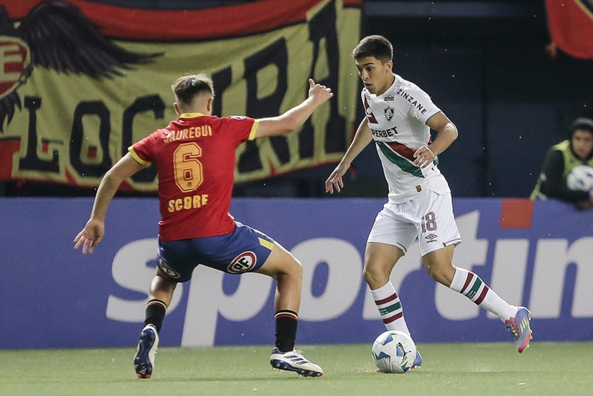 Fluminense sai atrás do placar, mas busca empate com golaço. Assista