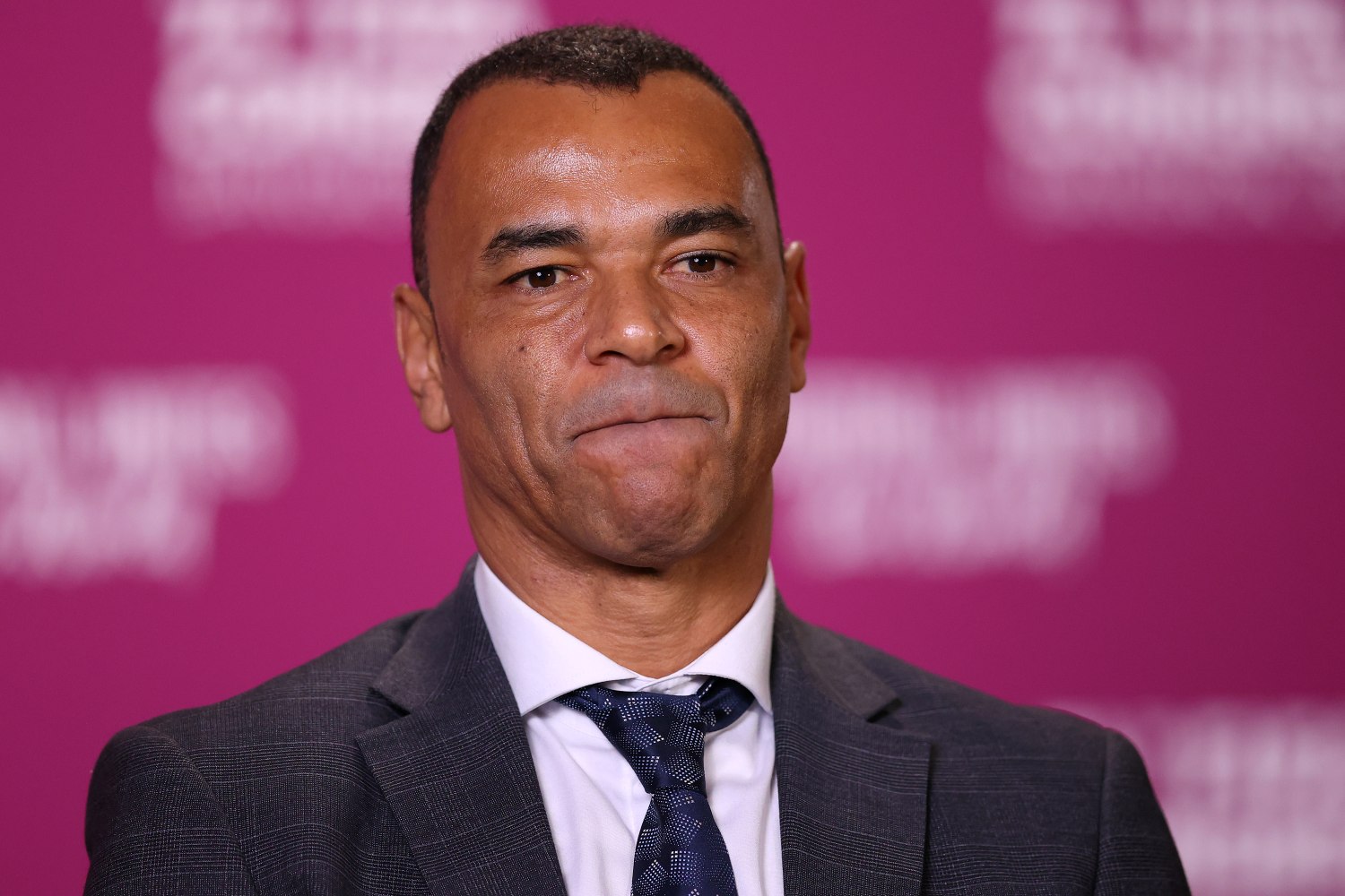 Ex-jogador Cafu acusa juiz de beneficiar leiloeiro em venda de casa