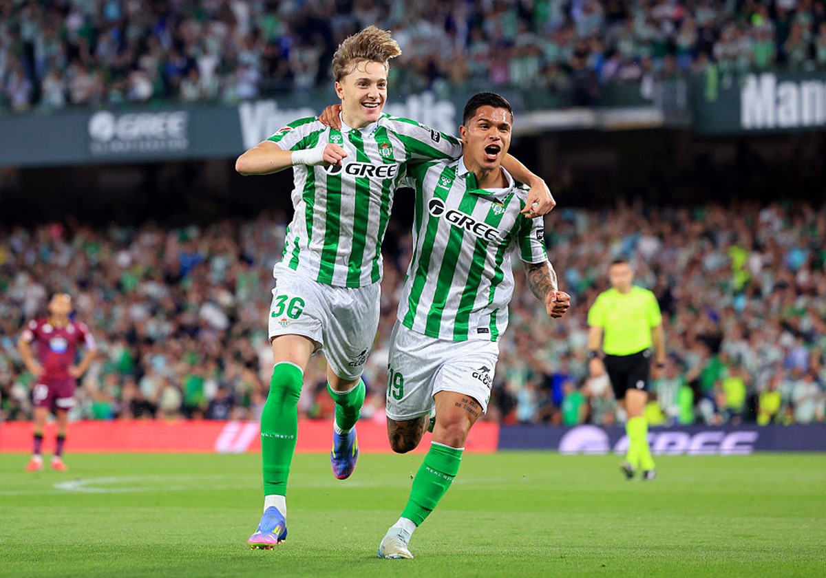 Real Betis goleia e rebaixa Valladolid, time de Ronaldo Fenômeno
