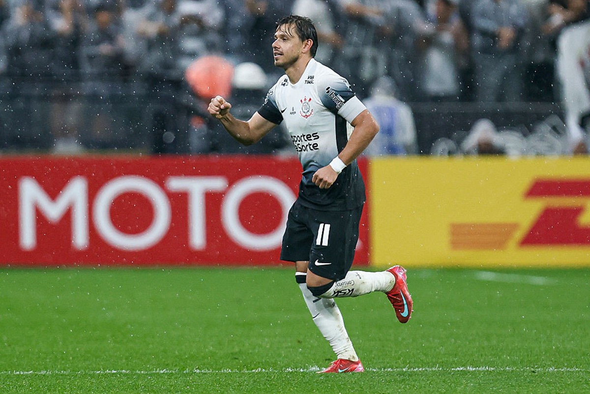Romero marca e Corinthians vence a 1ª na Sul-Americana. Veja o gol