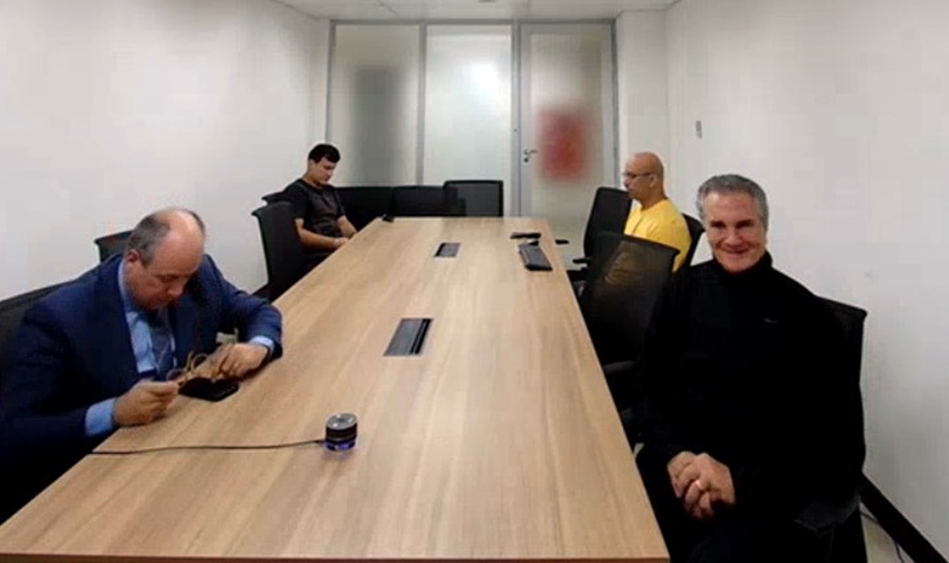 Triste e merecido fim do primeiro presidente eleito depois da ditadura