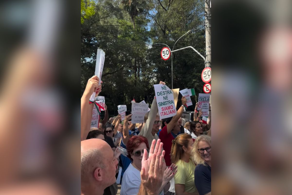 Grupo protesta em SP contra decreto que retringe cidadania italiana