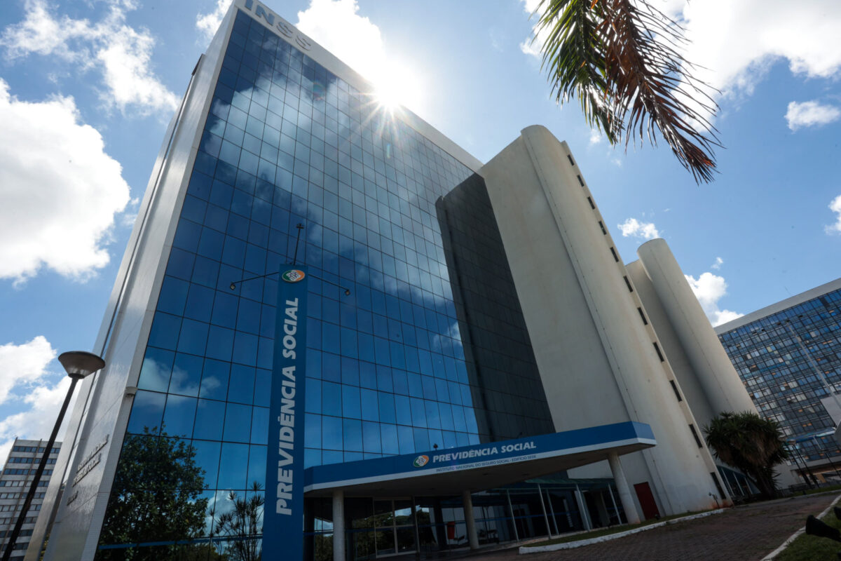 Antecipação de R$ 450: Febraban denuncia cobranças ilegais de bancos