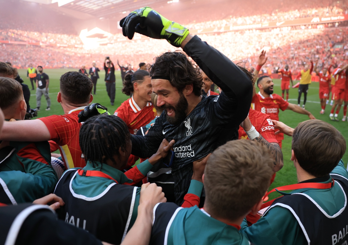Liverpool goleia Tottenham e é campeão da Premier League. Veja os gols