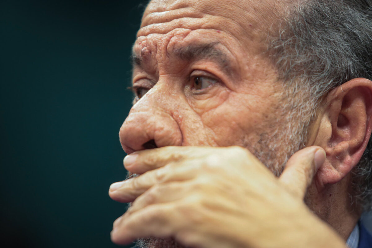 Pesquisa Atlas: 85,3% dos brasileiros defende que Lula demita Lupi