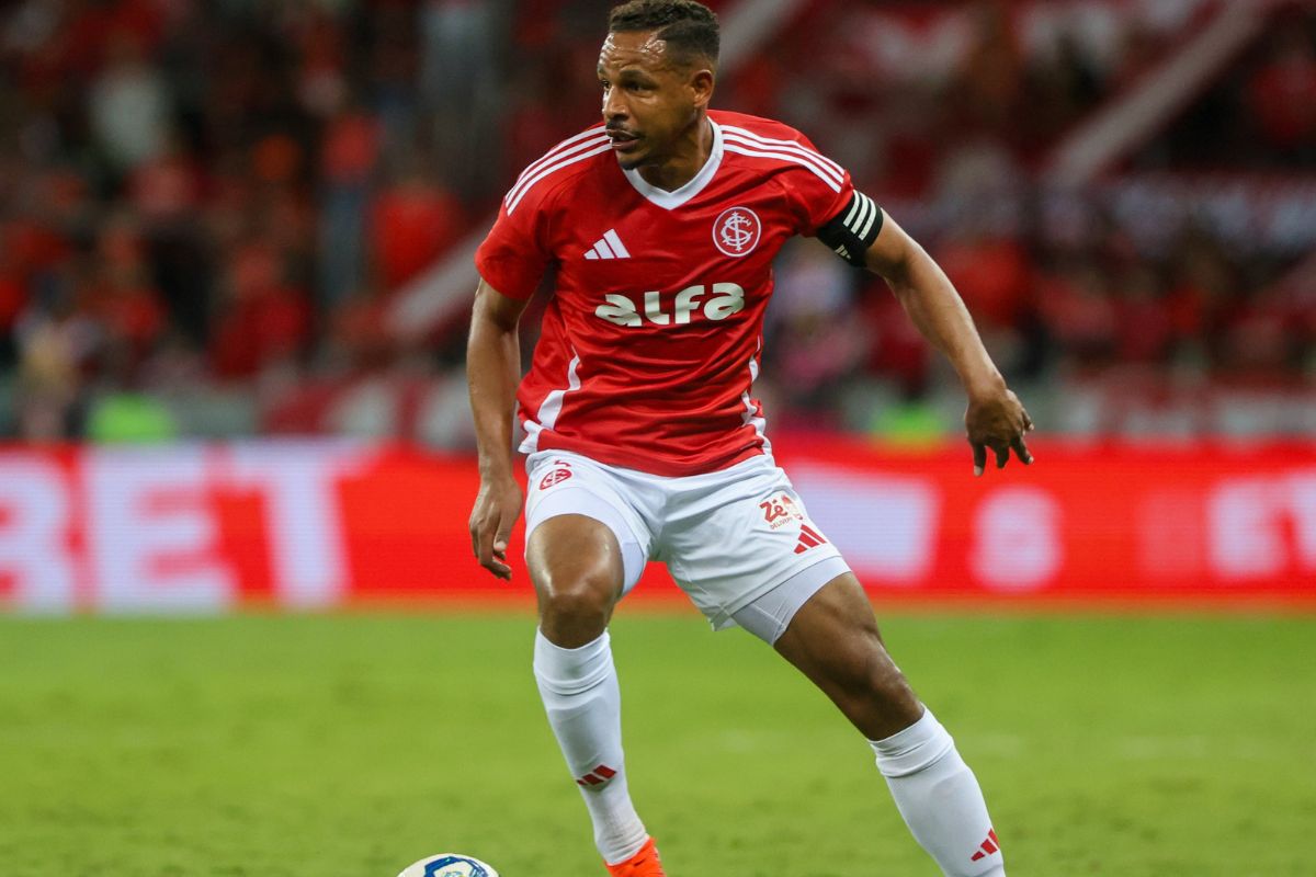 Inter marca no final e sai na frente em confronto da Copa do Brasil