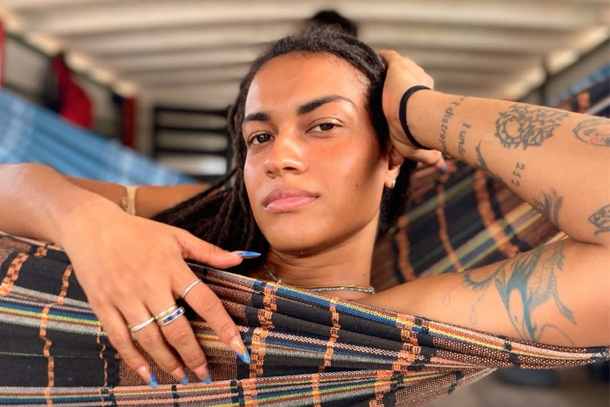 Após polêmica, atriz trans é escolhida para Geni e o Zepelim
