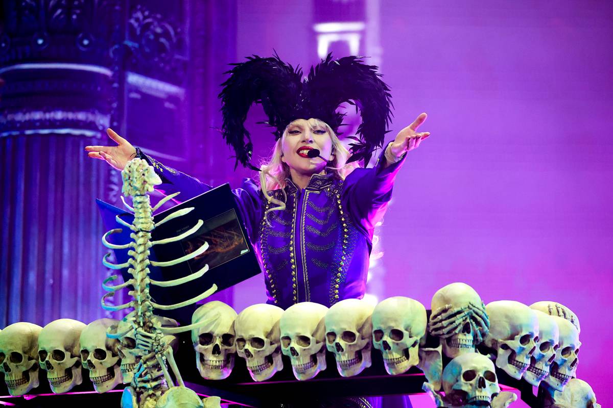 Lady Gaga se apresentando ao vivo em 2025, no festival Coachella - Metrópoles