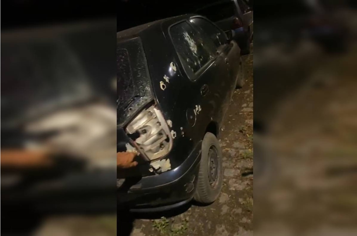 CV x milícia: 40 bandidos invadem condomínio e fuzilam carros; vídeos