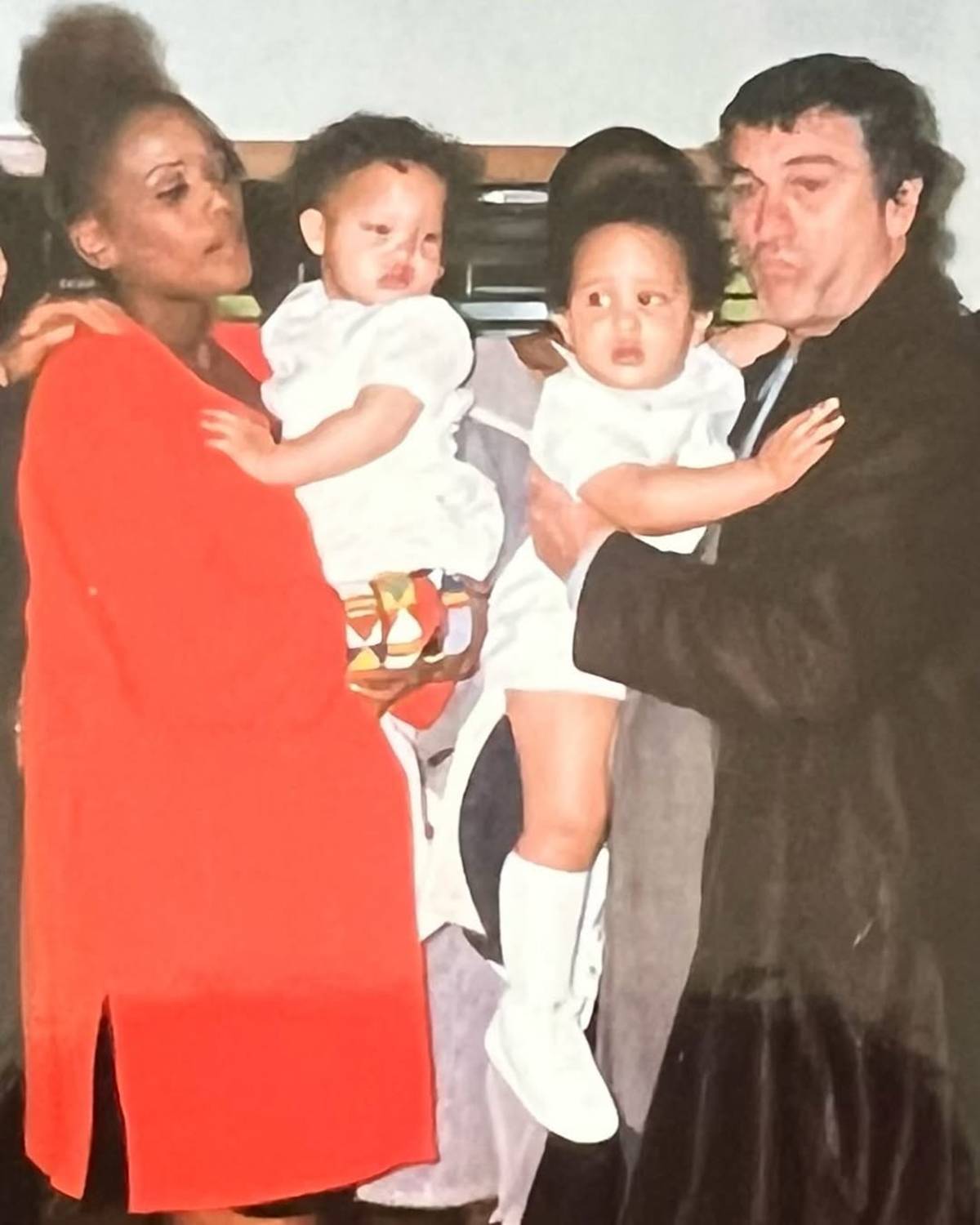 Ayrin De Niro com o irmão e os pais - Metrópoles