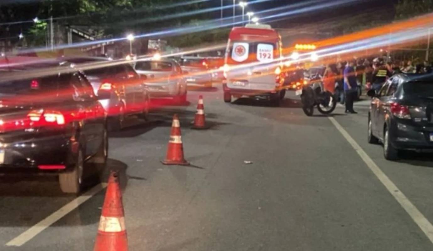 Atropelamento deixa dois mortos na Avenida Brasil, no Rio de Janeiro