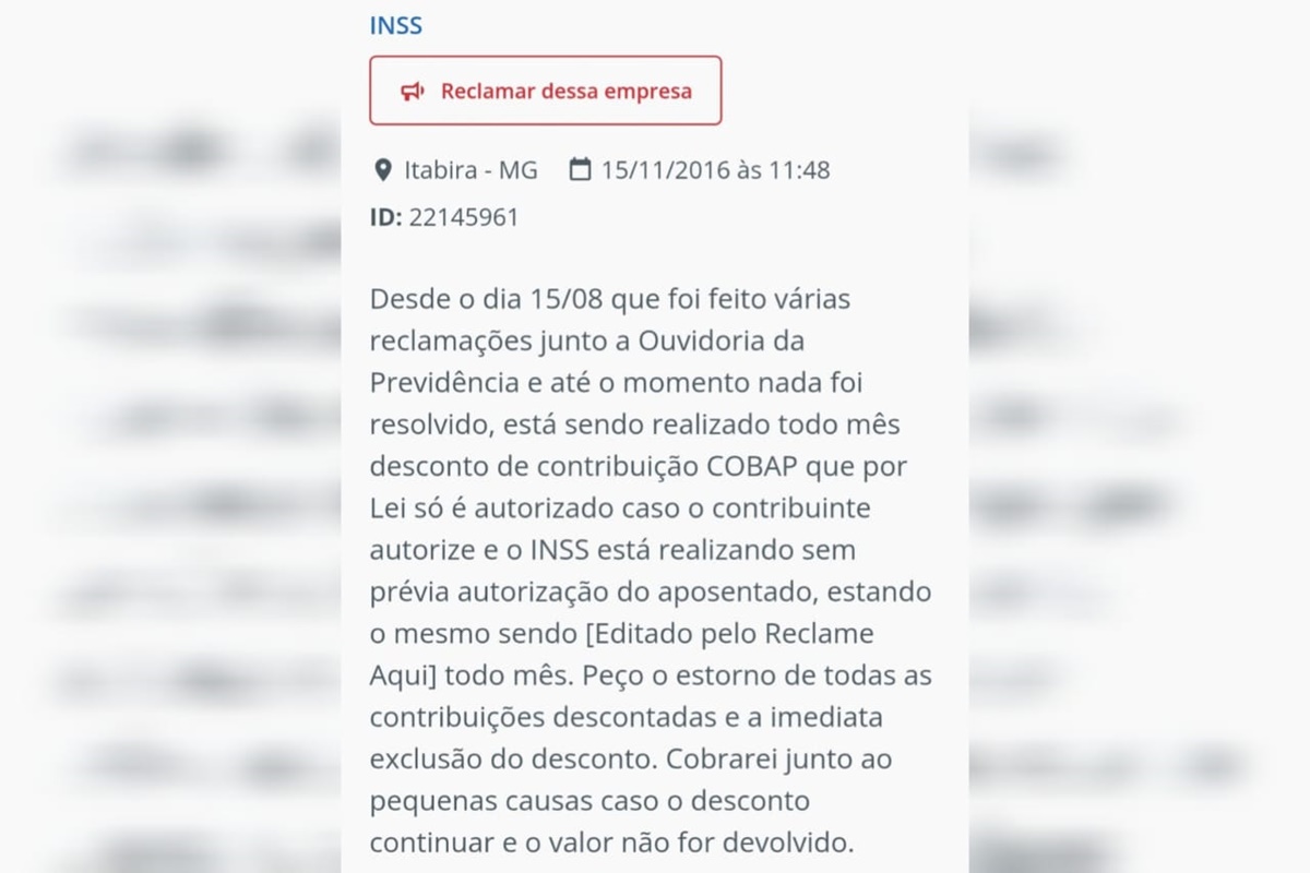 imagem colorida de Print da reclamação registrada por beneficiário do INSS, no Reclame Aqui, em novembro de 2016
