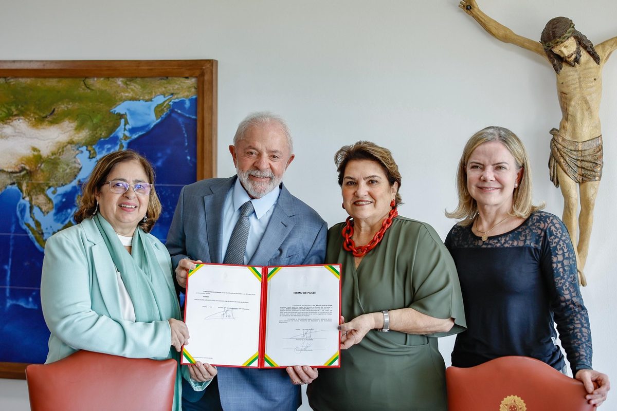 Lula publica foto de posse da nova ministra das Mulheres, Márcia Lopes
