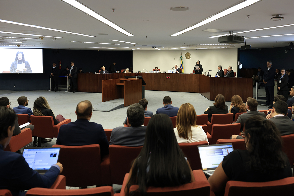 Réus vão a depoimentos ao STF e dão “pitaco” em atuação de advogados