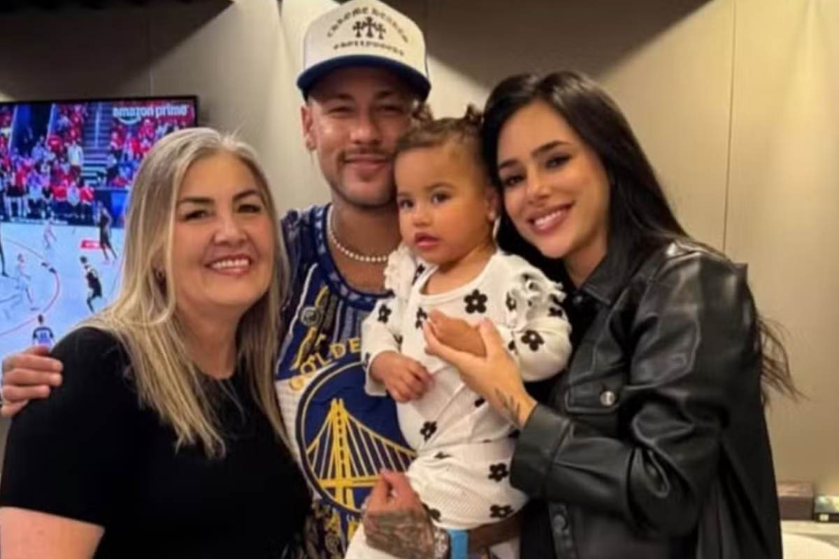 Pai de filhos com 3 mulheres, Neymar homenageia apenas Bruna Biancardi