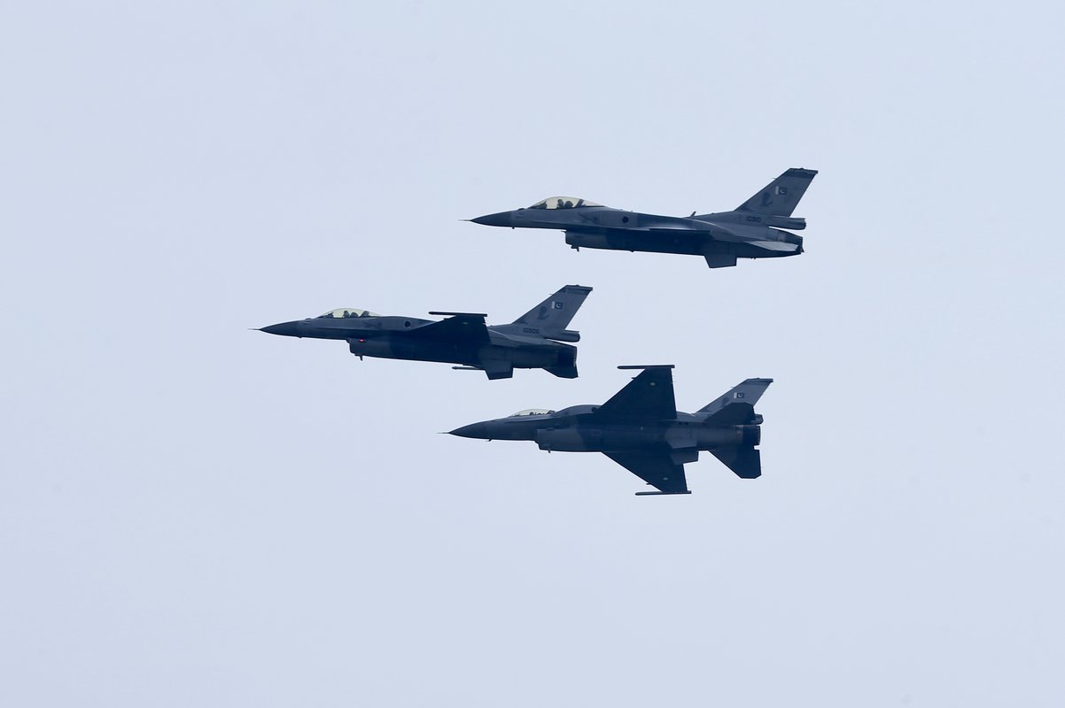 Paquistão reage e ataca a Índia após ser bombardeado