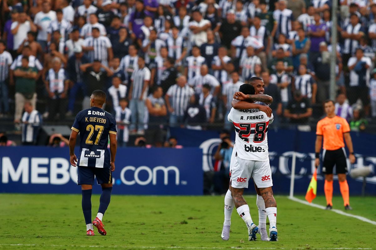 Libertadores: São Paulo vence e fica perto da vaga. Assista aos gols