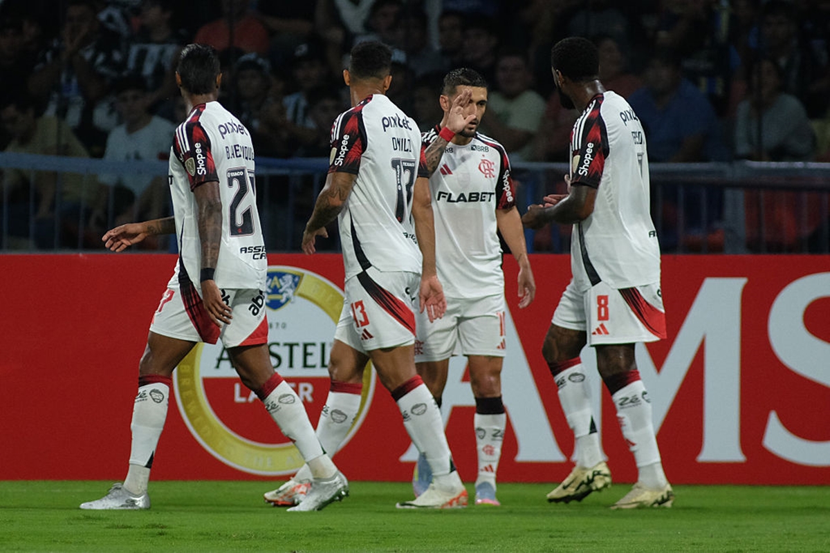 Vídeo: Arrascaeta marca golaço para o Flamengo na Libertadores