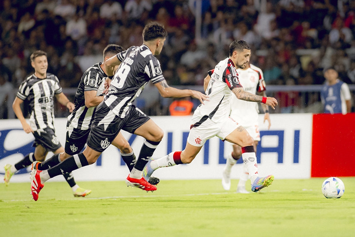 Flamengo empata com Central Córdoba e se complica na Libertadores