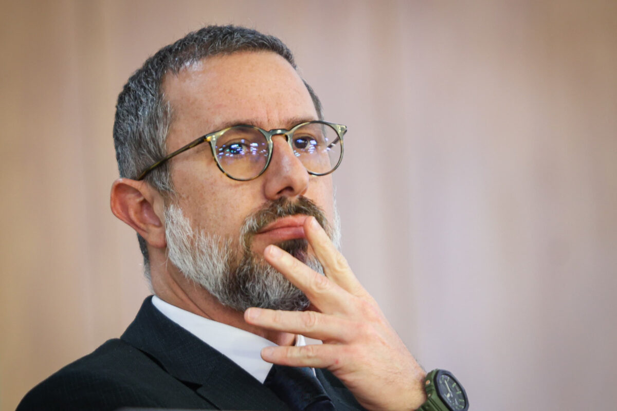 Ministro da CGU, Vinicius Carvalho, durante entrevista coletiva sobre a operação Sem Desconto, que investiga fraudes no INSS - Metrópoles