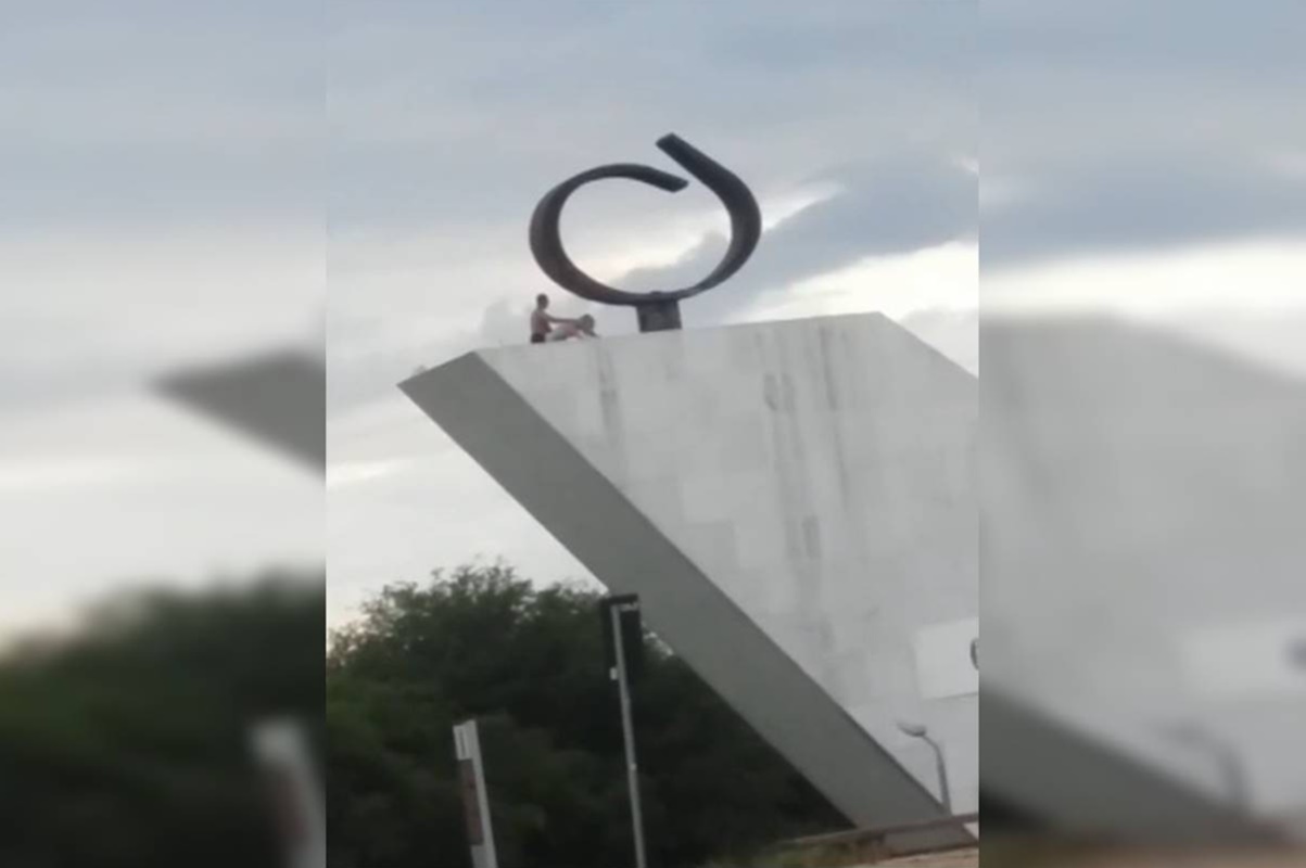 Com vista para o STF: casal é filmado transando no Panteão da Pátria