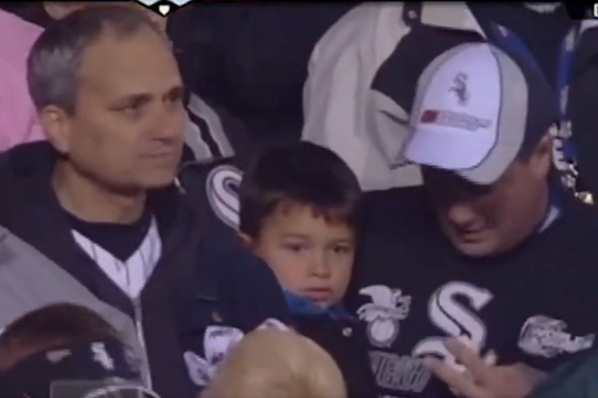 Vídeo de papa em jogo de baseball viraliza na internet. Assista
