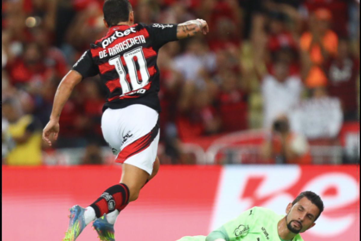 Flamengo vence Bahia e é o novo líder do Brasileirão