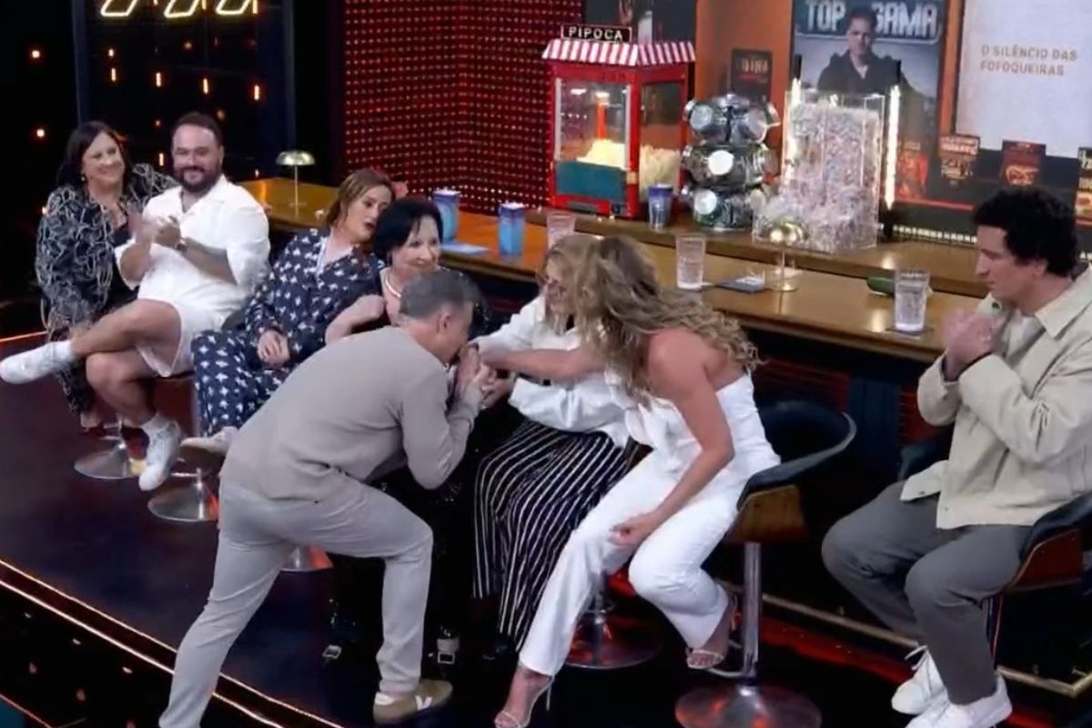 Dona Déa e Lívia Andrade fazem as pazes ao vivo na TV: “Muito amor”