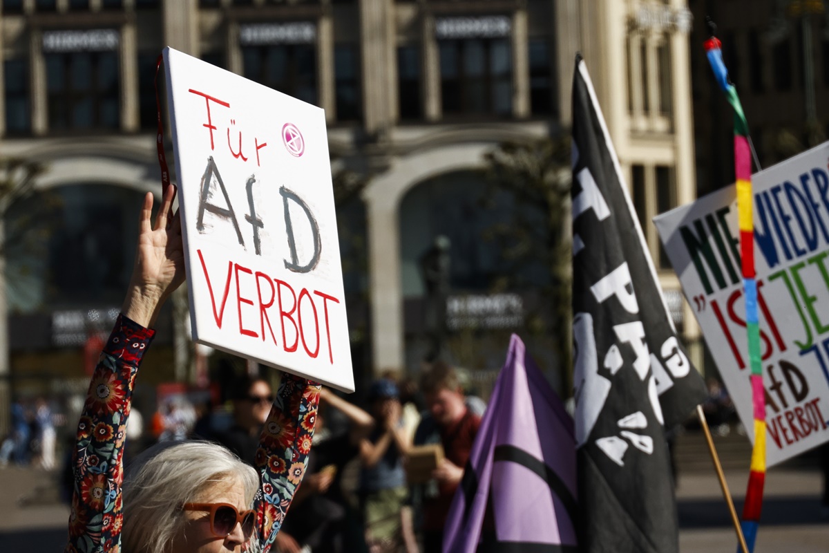 Alemães protestam em massa contra partido de extrema direita AfD