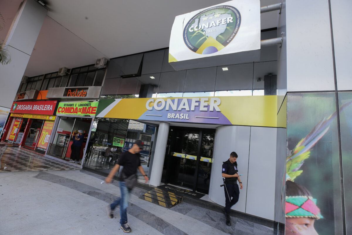 Fachada da Conafer, associação investigada por envolvimento no esquema de descontos do INSS, no Setor Comercial Sul - Metrópoles