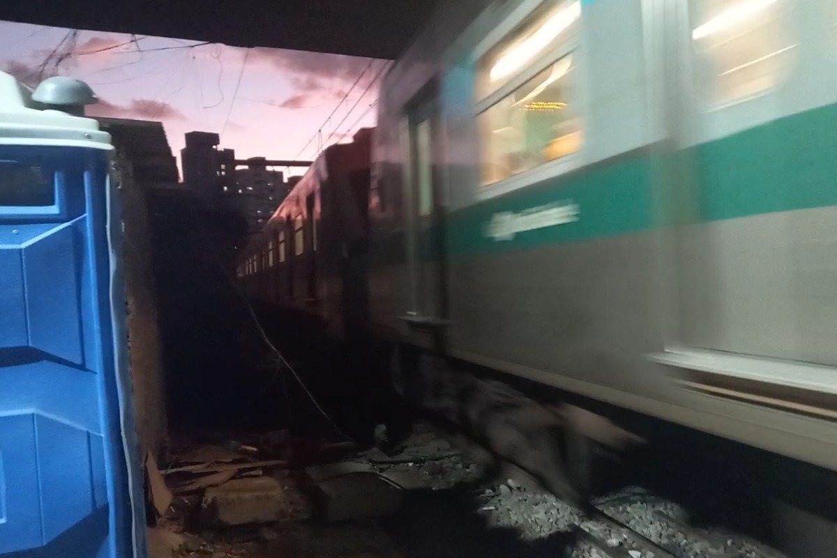 Passageiro é atropelado por trem após perder o equilíbrio na Grande SP