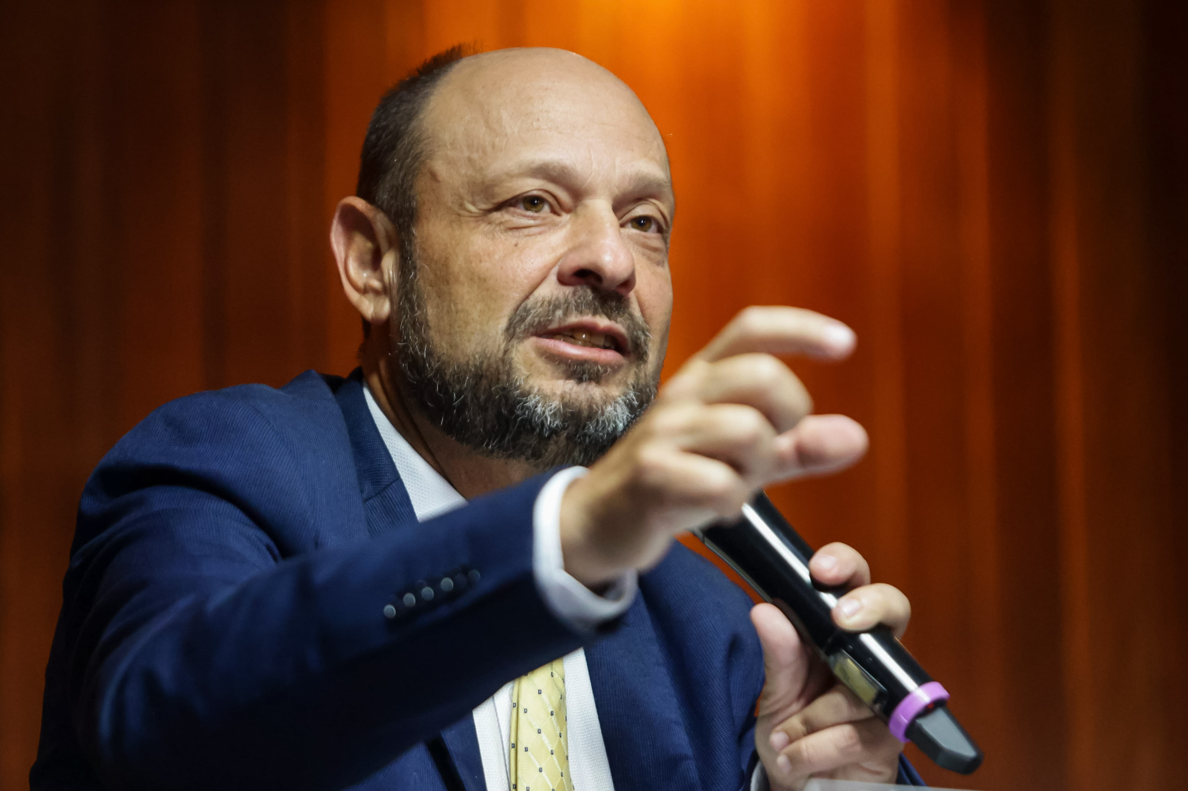 INSS paralisa programa que reduzia fila de espera por falta de verba