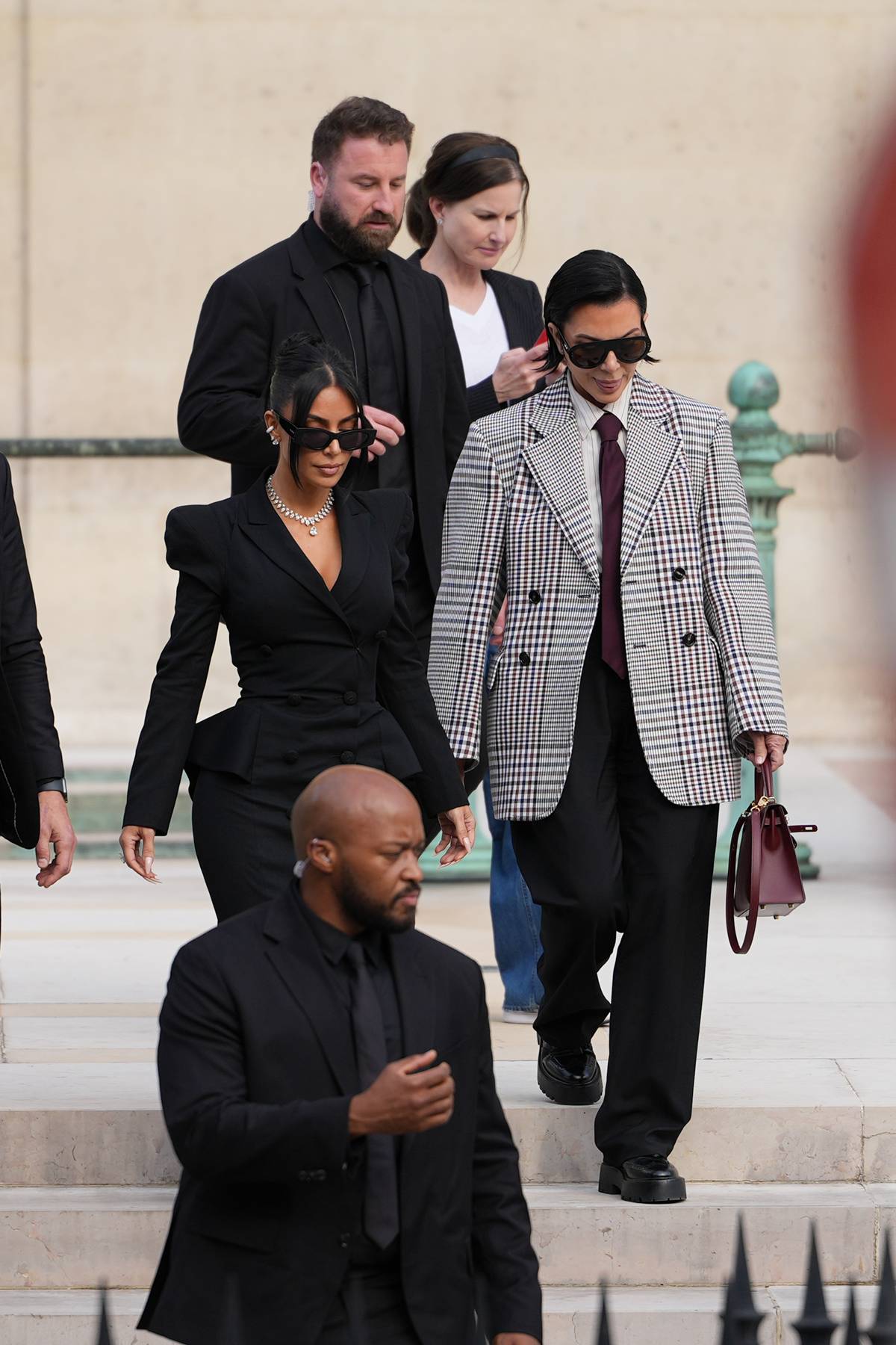 Kim Kardashian e Kris Jenner em Paris - Metrópoles