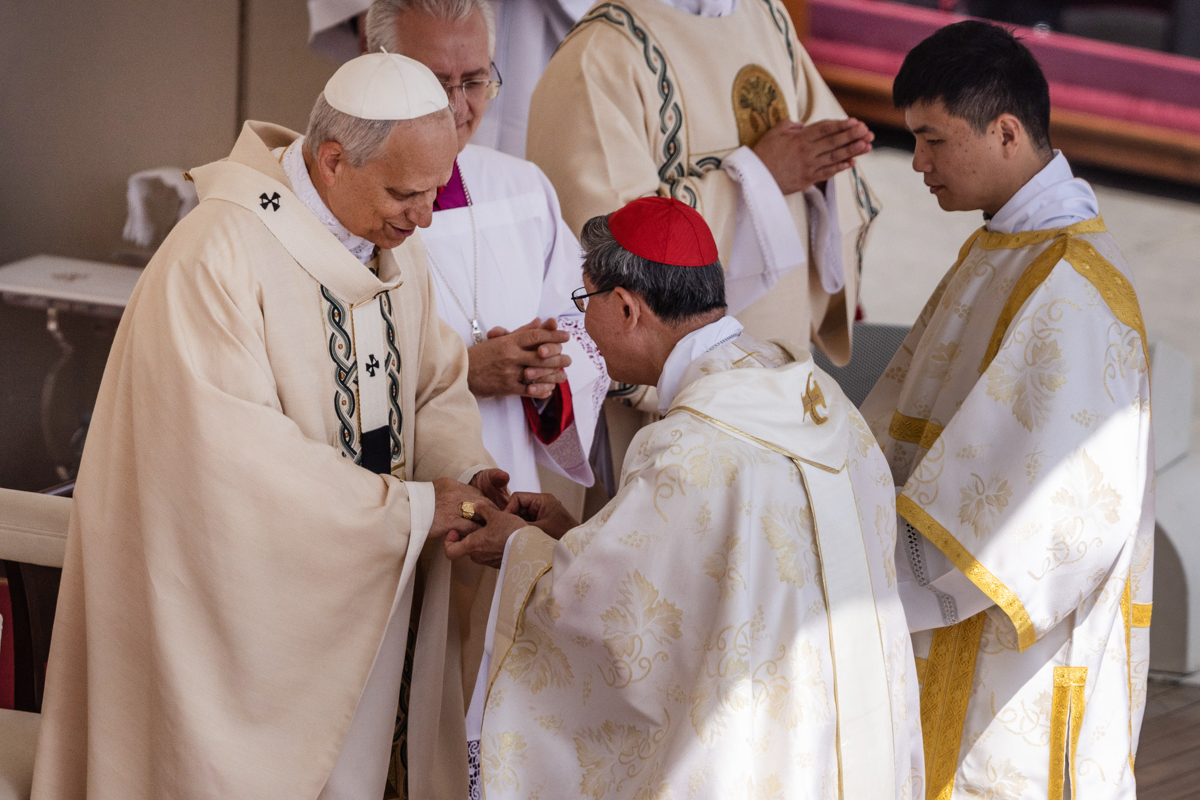 Um dos cotados a papa, cardeal Tagle deu Anel do Pescador a Leão XIV