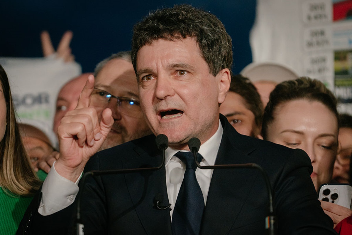 Centrista pró-União Europeia vence eleição presidencial na Romênia