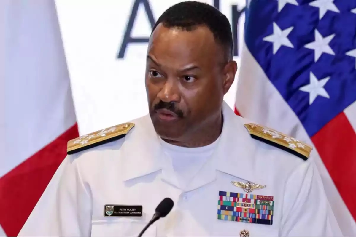 Comandante 4 estrelas dos EUA chega ao Brasil e se reunirá com Defesa
