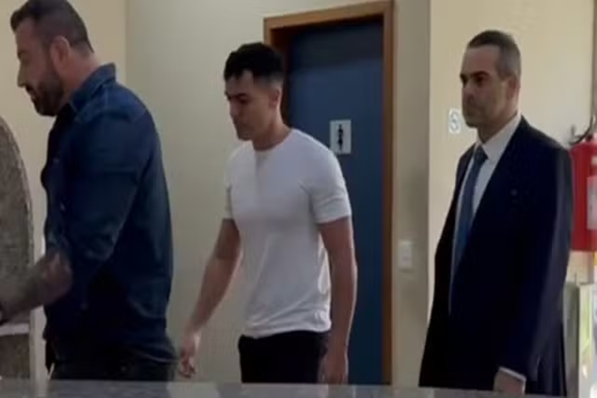 Influencer que matou recém-casado atropelado se entrega após 10 meses