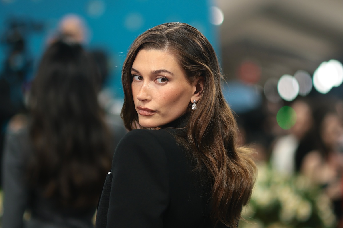 Hailey Bieber revela que sofreu complicação incomum durante parto