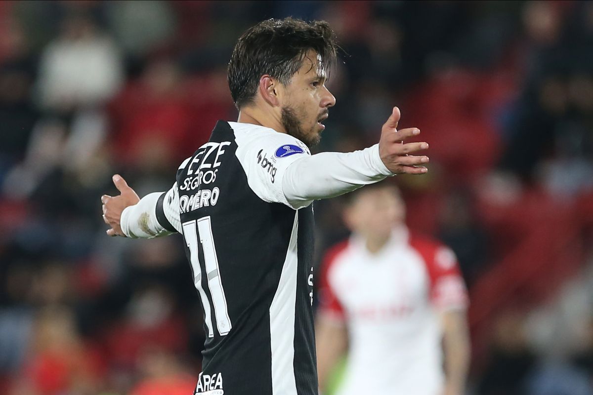 Corinthians perde na Argentina e está eliminado da Sul-Americana