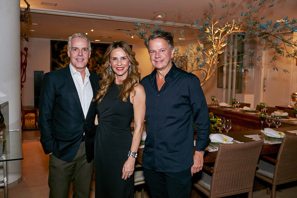 Luciana e Fabiano Cunha Campos homenageiam Paulo Uchôa com jantar
