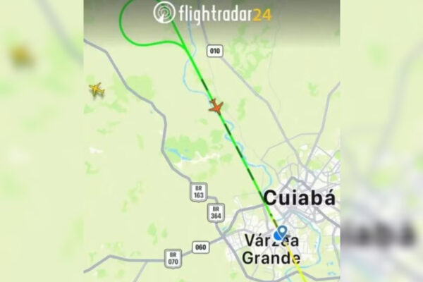 Imagem colorida, Pilotos da Gol interrompem pouso em MT por causa do clima ruim 