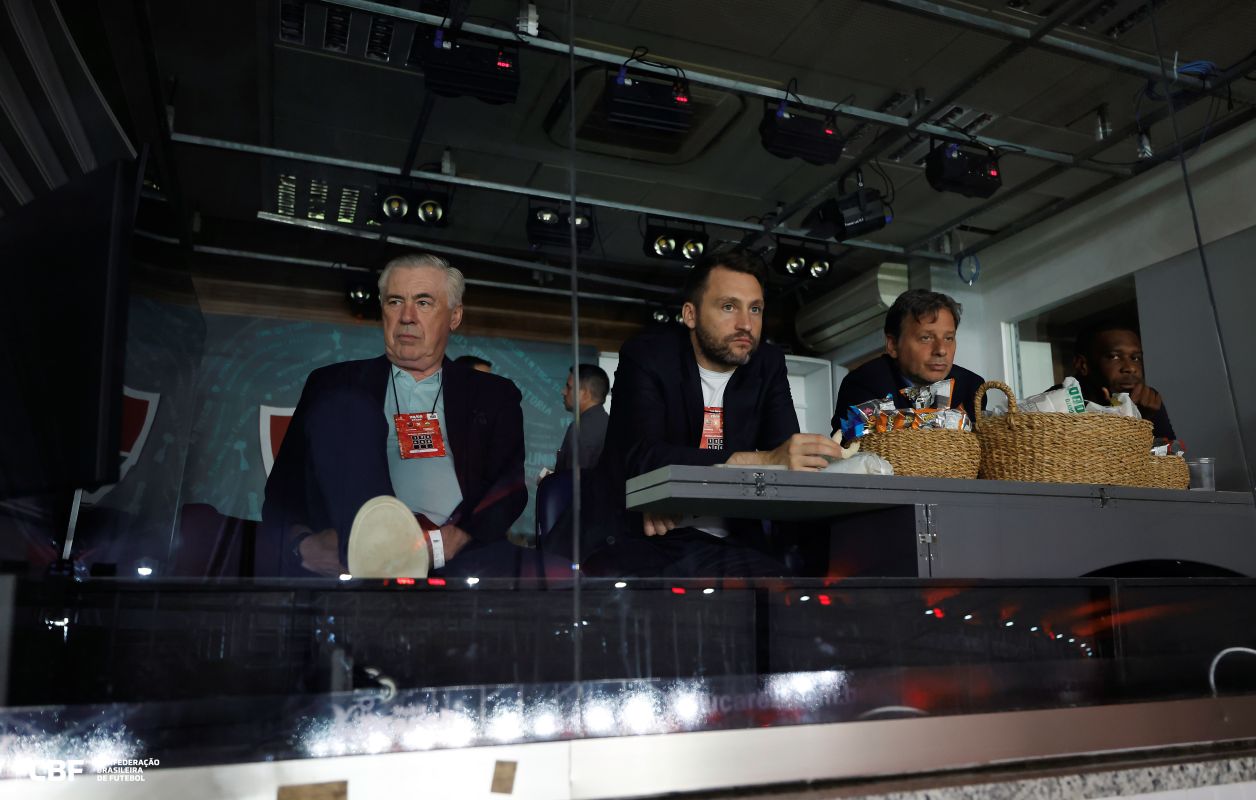 Ancelotti vai ao Maracanã acompanhar jogo do Flamengo; veja fotos